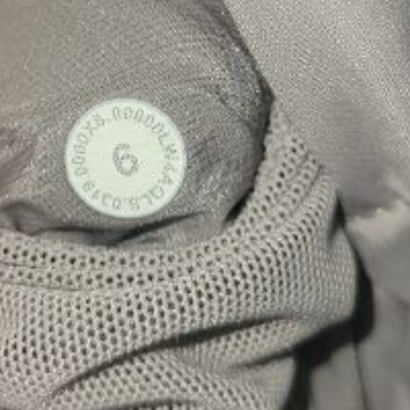 Lululemon Down For It All Vest Dark Chrome grey sz 6 run gym - Picture 5 of 6